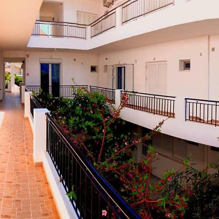Ενοικιαζόμενα Δωμάτια Γεωργία Σταμούλου Rovies Extérieur photo