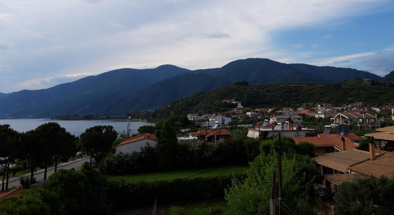 Ενοικιαζόμενα Δωμάτια Γεωργία Σταμούλου Rovies Extérieur photo